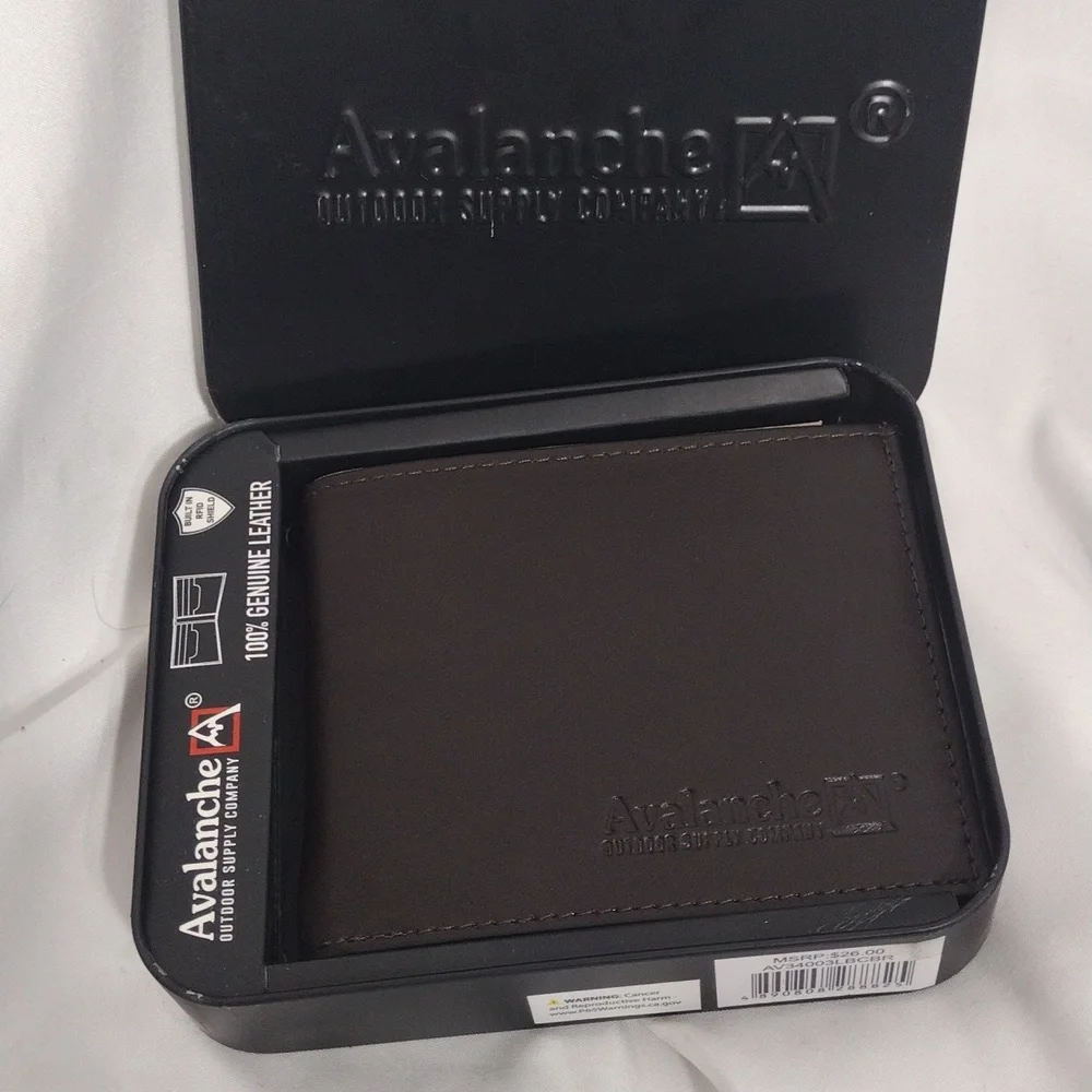 NIB Avalanche Dark Brown 100% Genuine Leather Wallet Built In RFD Shield